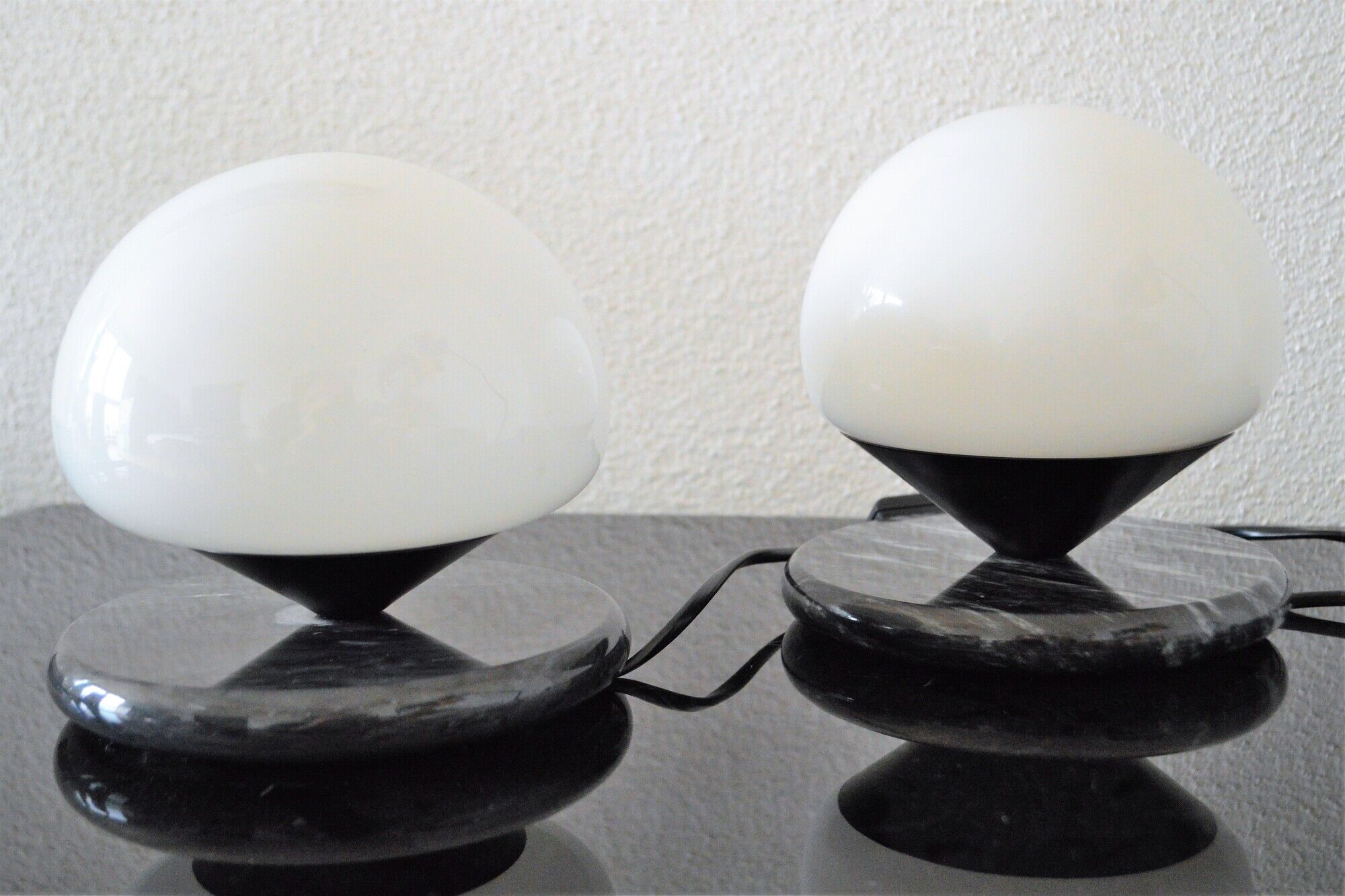 Vintage floor lamp from the 80s Swiss design in marble /opaline glass
