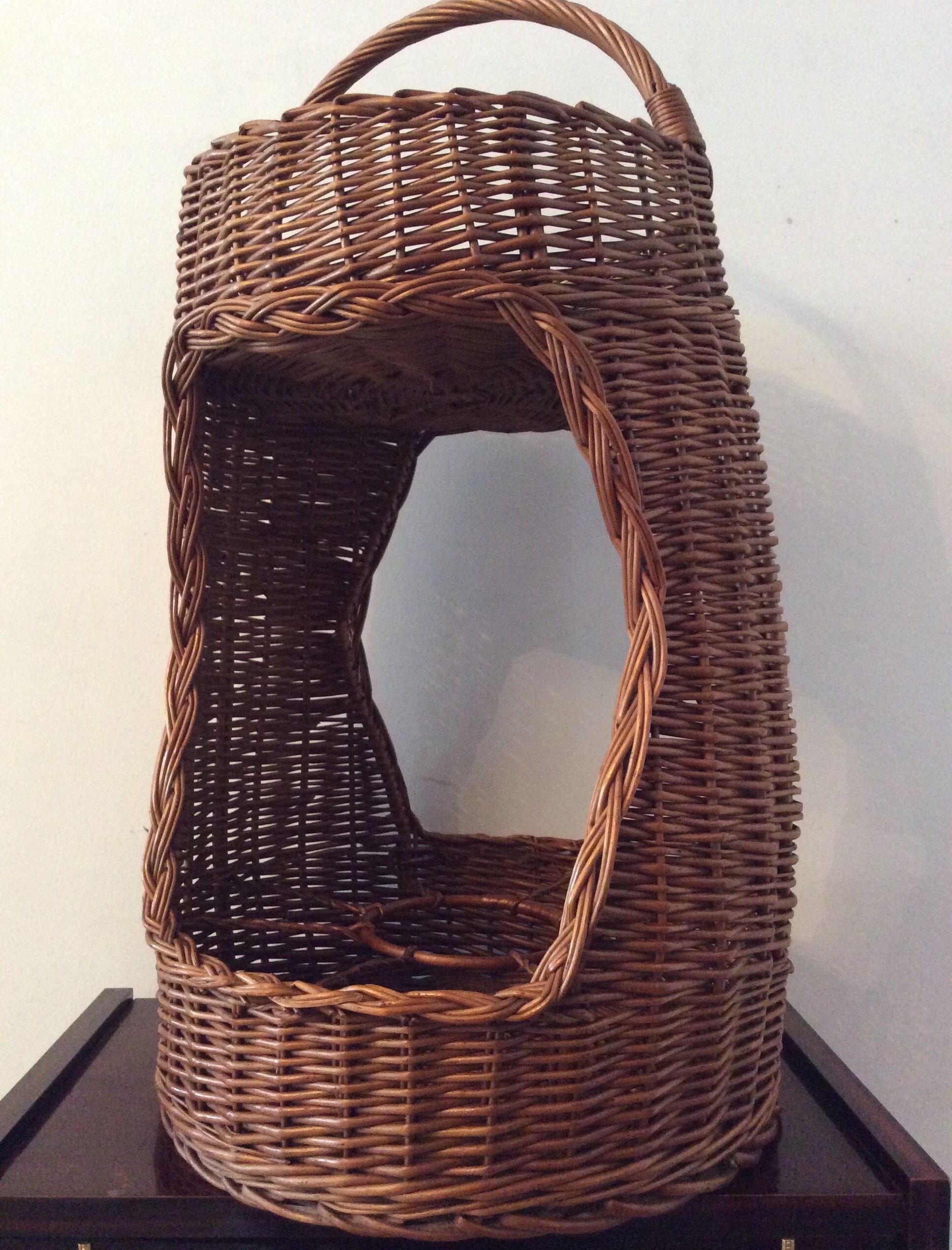 Vintage bar from the 70s in rattan and wicker