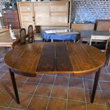 Scandinavian extendable table in rosewood from the 1960s.