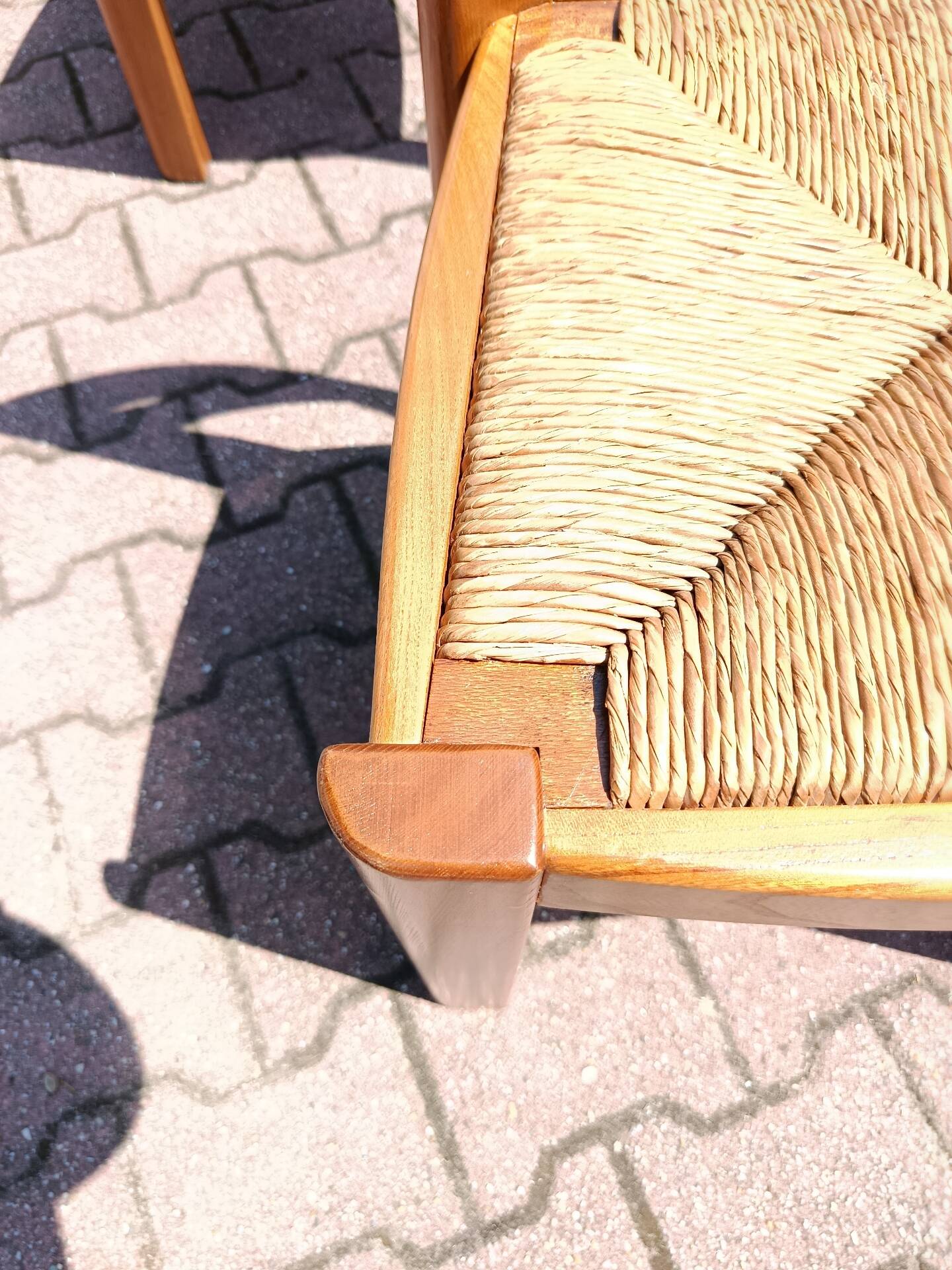 8 brutalist chairs in elm (Regain)