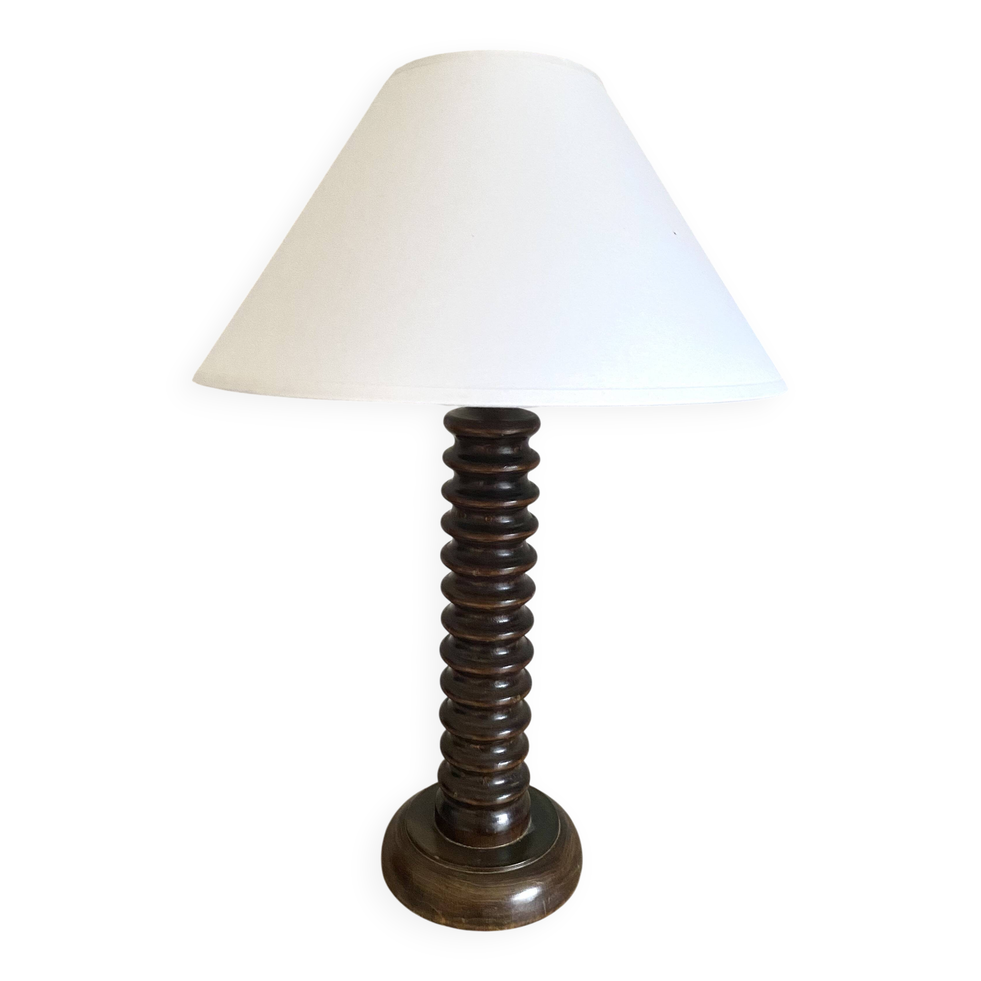 Sculpted wooden lamp, 2 m fabric cable, cotton shade.