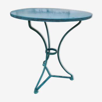 Table de jardin verte