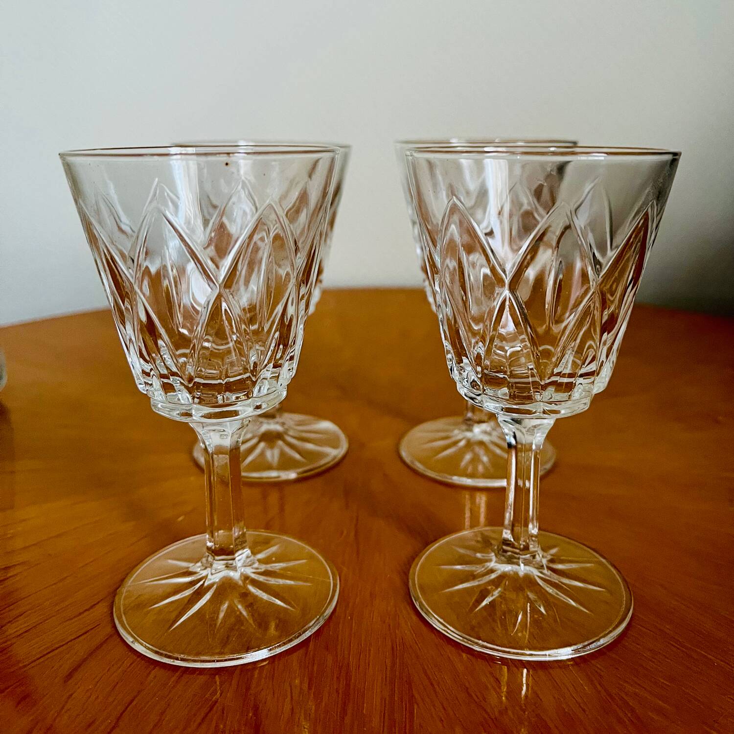 Lot de 4 verres Arlequin en verre de cristal de Reims 1950