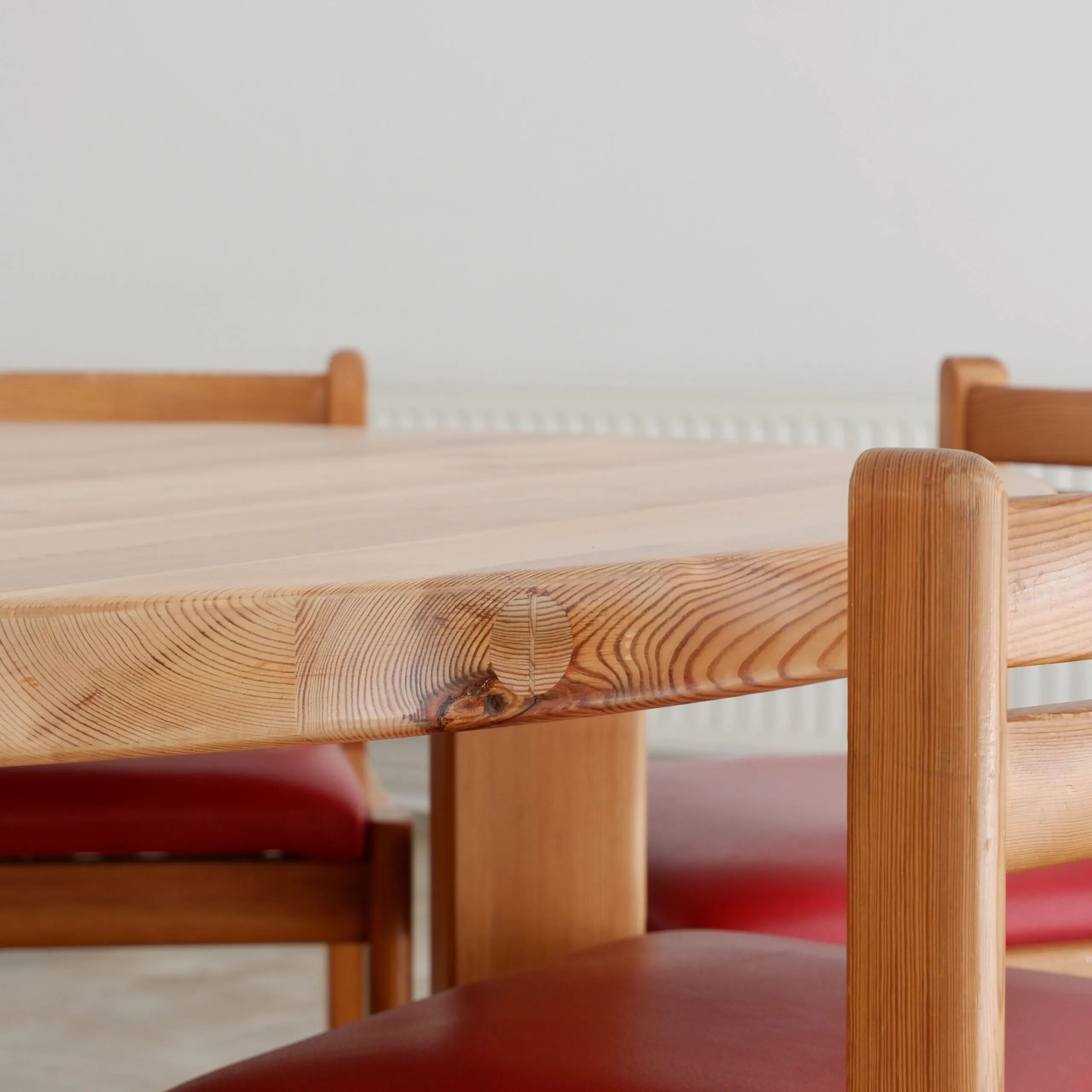 Large RW 152 pinewood dining table by Roland Wilhelmsson for Karl Andersson & Söner