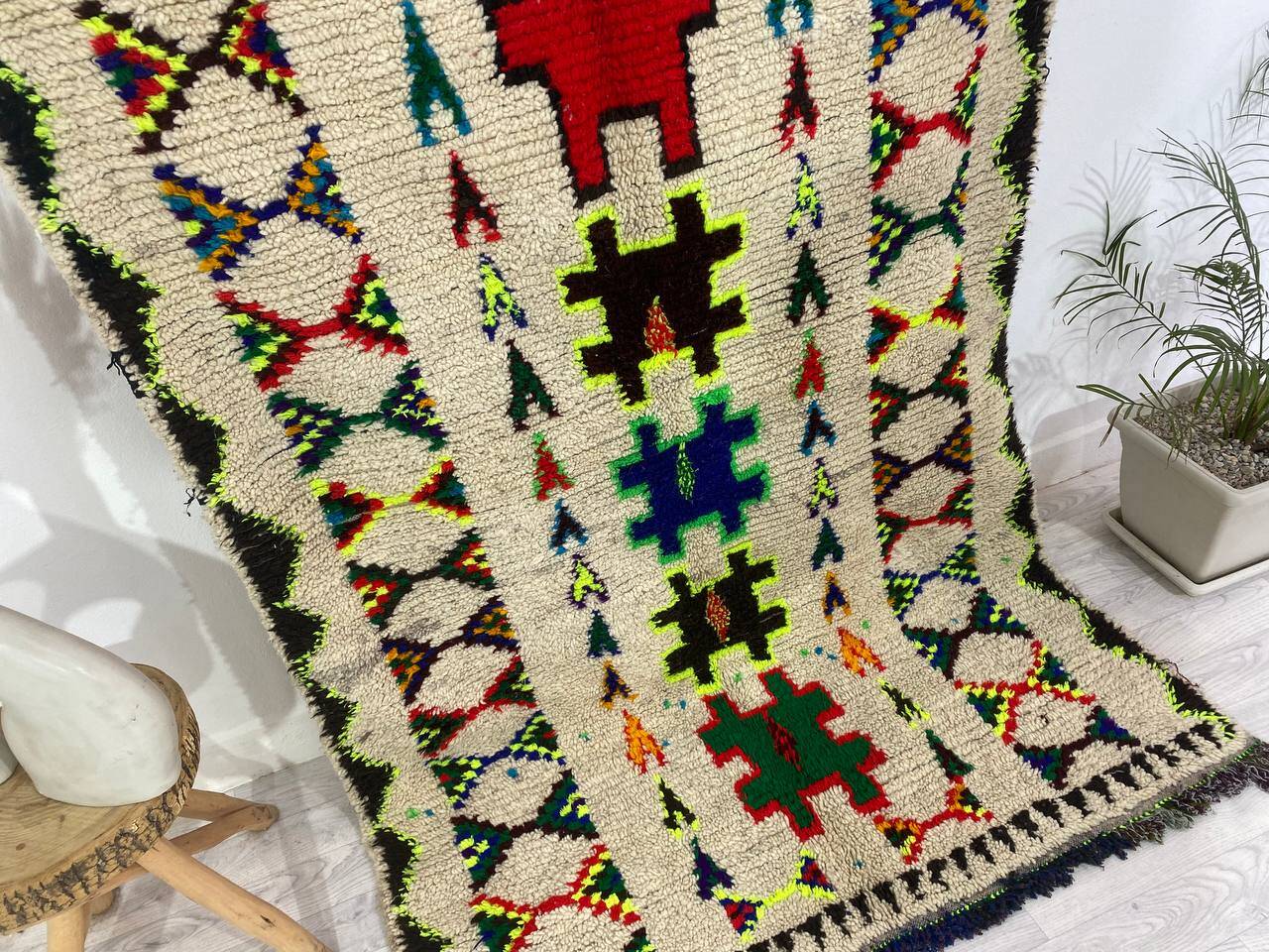 Handmade wool Berber rug 233 X 136 CM