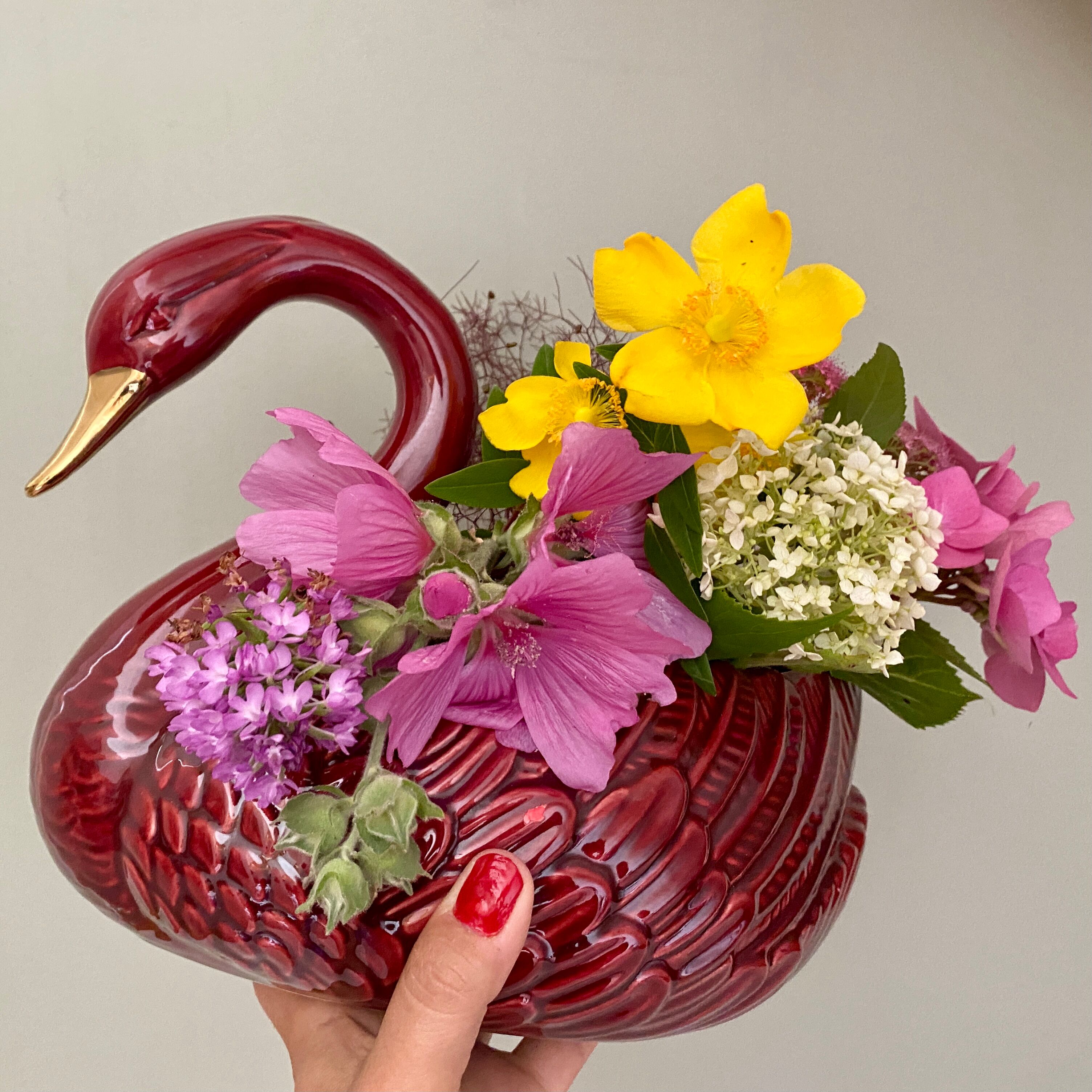 Vintage swan pot cover in red and gold ceramic