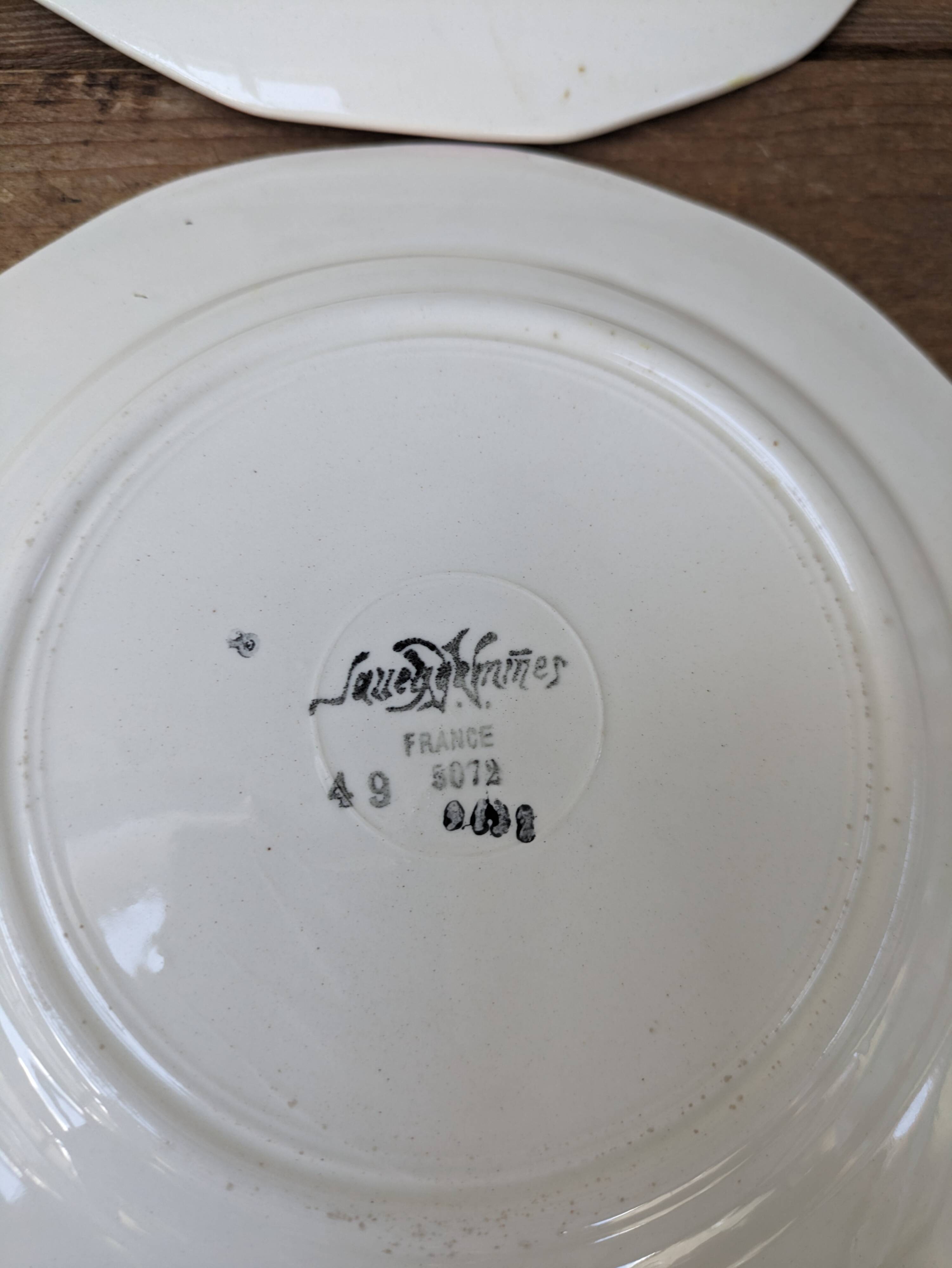 Set of 10 dessert plates with yellow border and floral decoration Sarreguemines