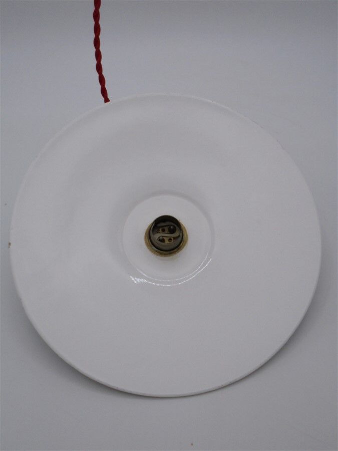 Hanging in enamelled sheet metal