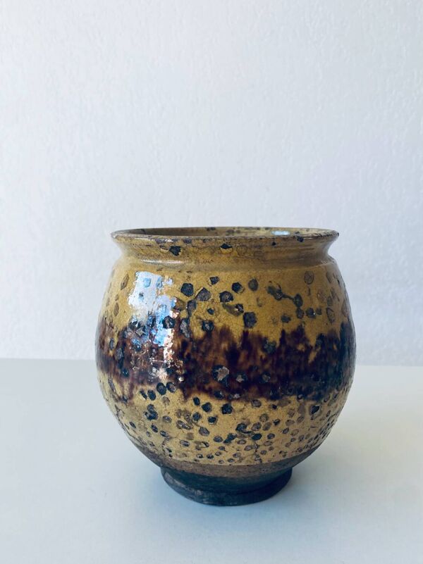 Pot ancien en terre cuite
