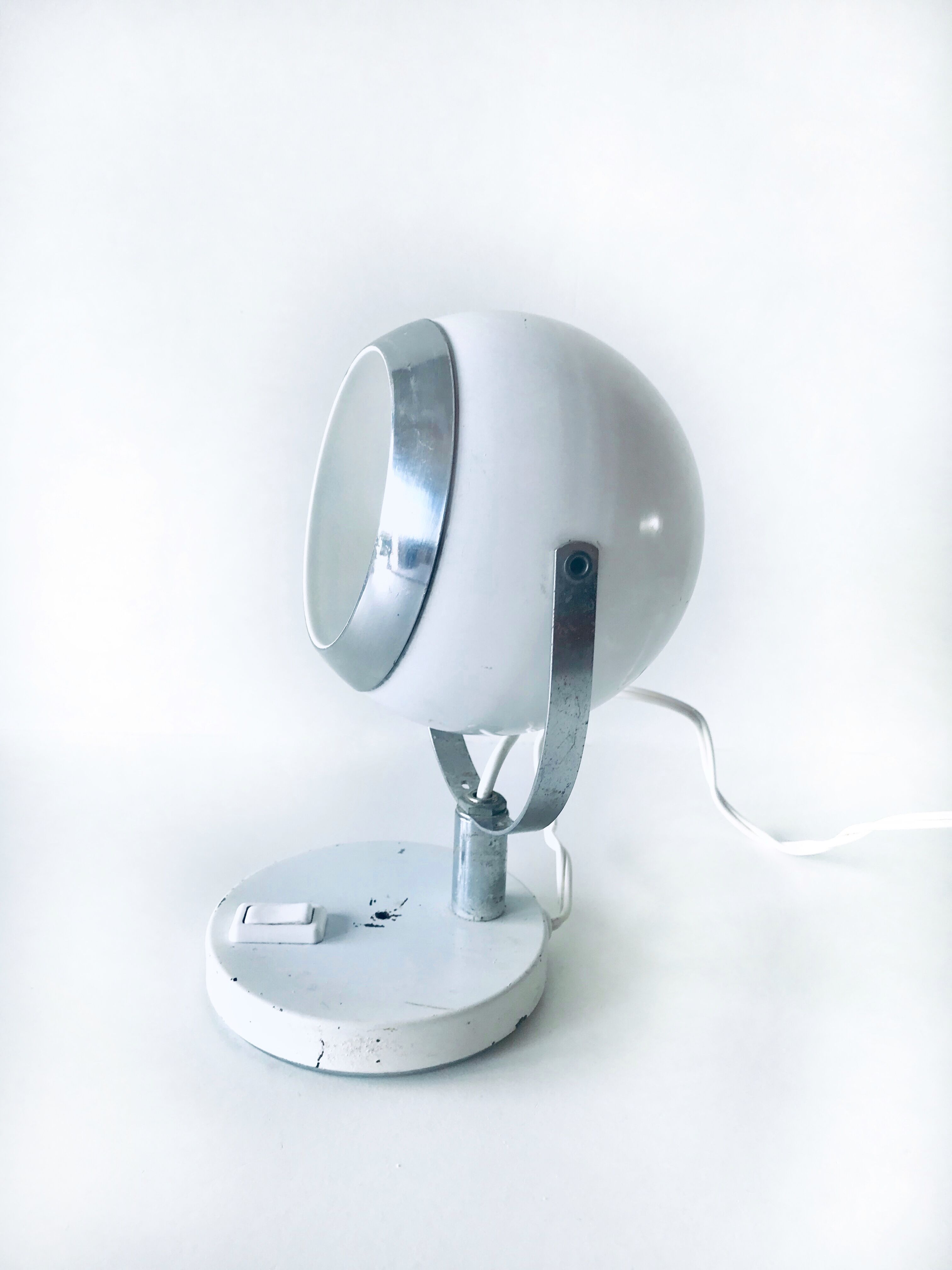 Eyeball lamp applies or to pose