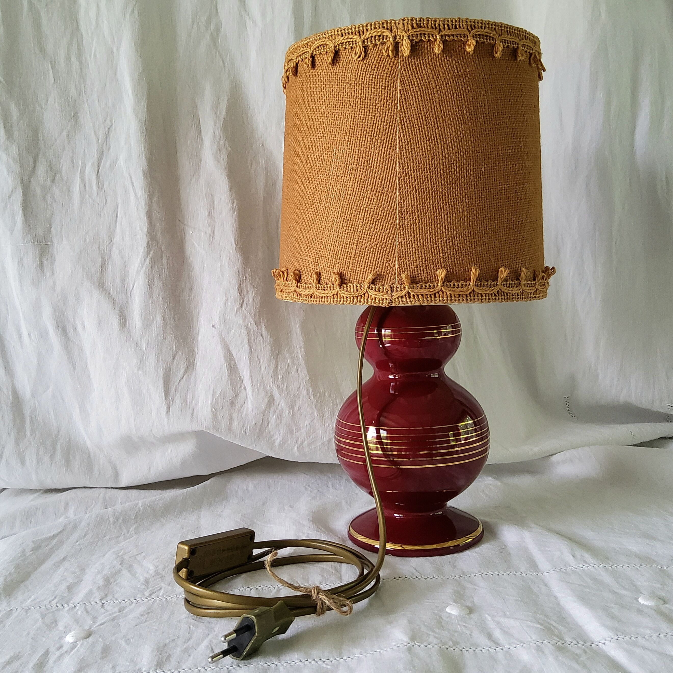 Glazed ceramic lamp