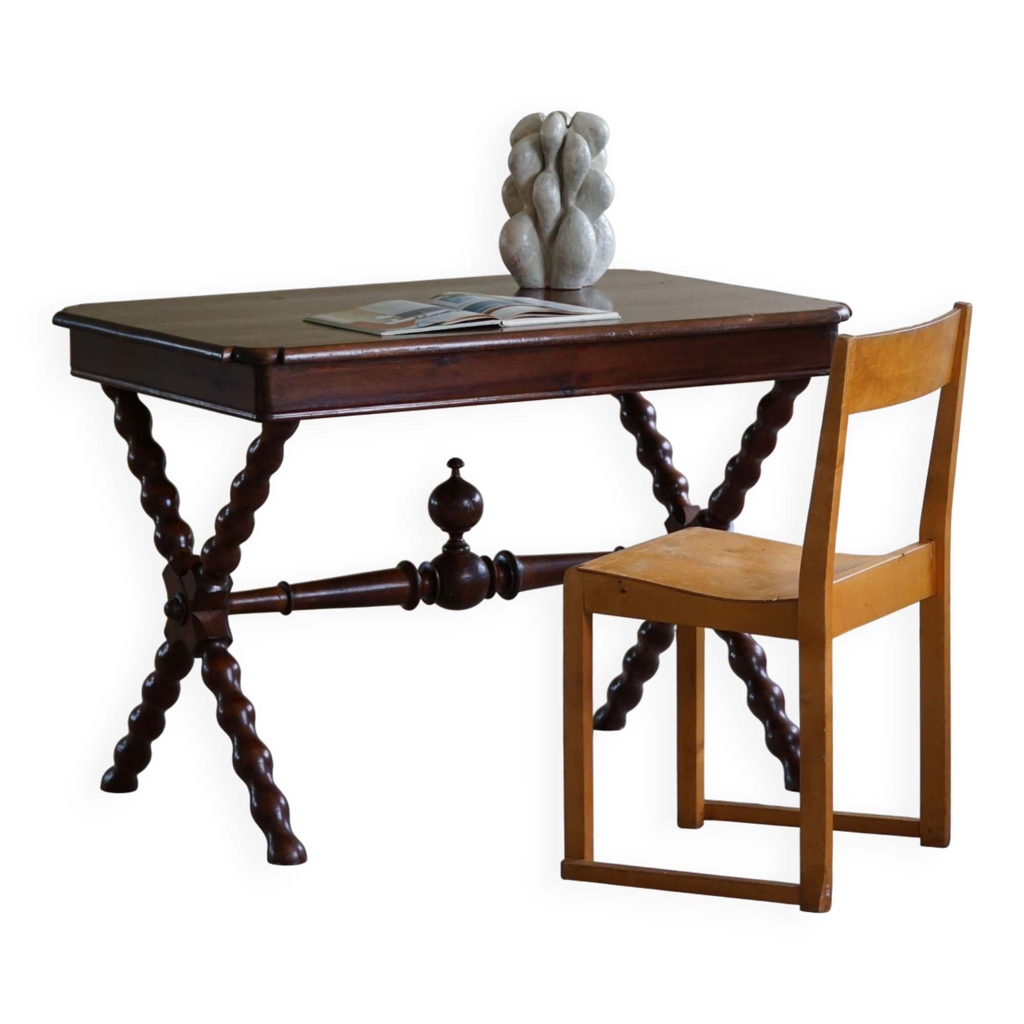French sculptural desk in stained pine, early 20th century, Baroque style.