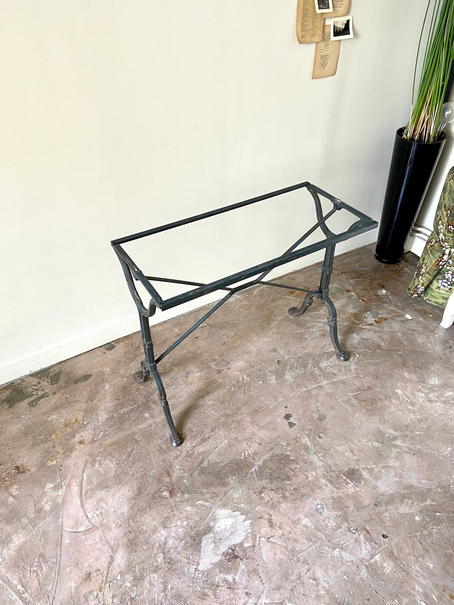Table bistrot godin en fer forgé et marbre gris, 100 x 60 cm