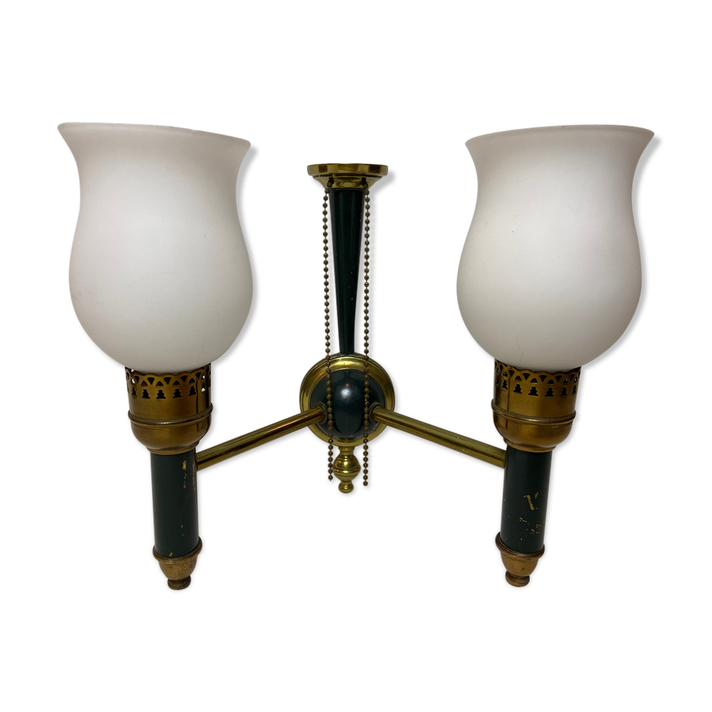 Wall wall light in gilded brass and white opalines