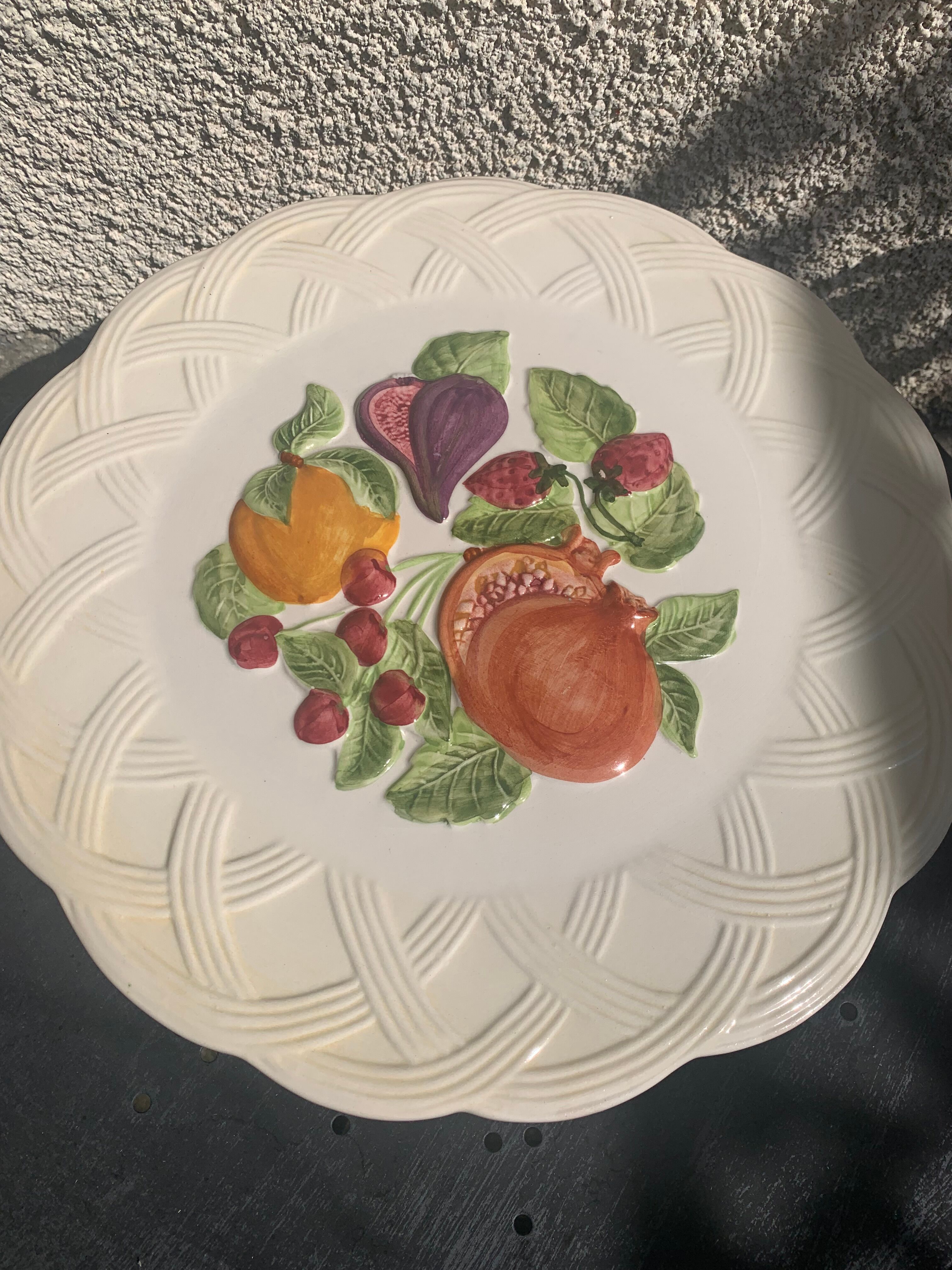 Cake dish in ceramic