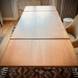 Scandinavian extendable table