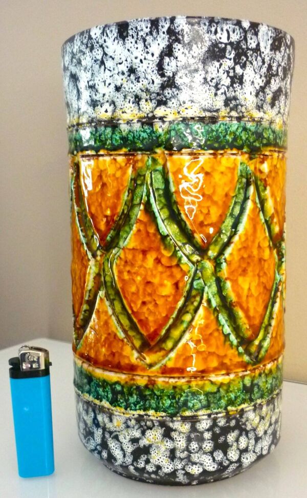Vase rouleau, céramique émaillée, Italie, design des années 60/70