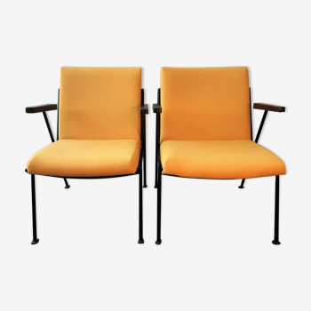 2 yellow 'Oase' lounge chairs with armrests by Wim Rietveld for Ahrend de Circel