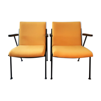 2 yellow 'Oase' lounge chairs with armrests by Wim Rietveld for Ahrend de Circel