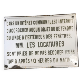 Enamelled plate