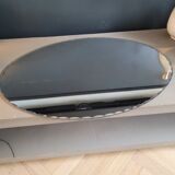 Antique oval mirror with chiseled edges