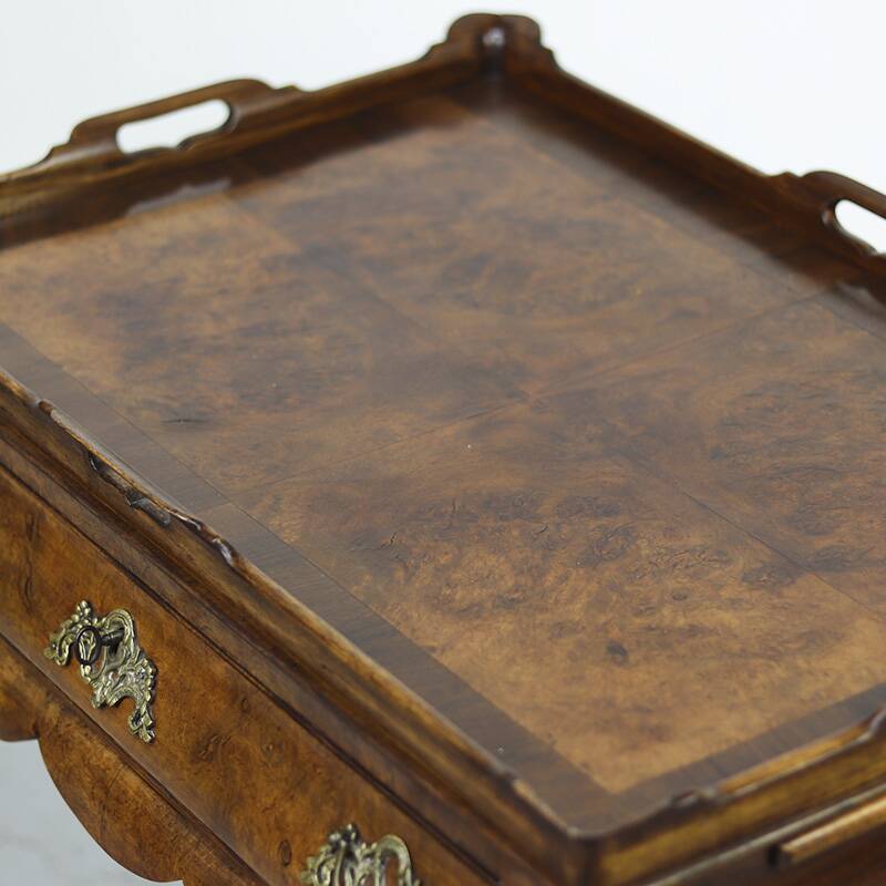 Armoire à liqueur / table antique