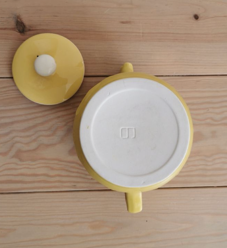 Cafetière, théière vintage jaune