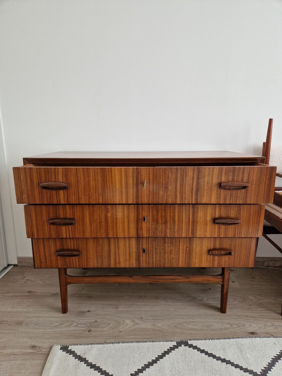 70's chest of drawers
