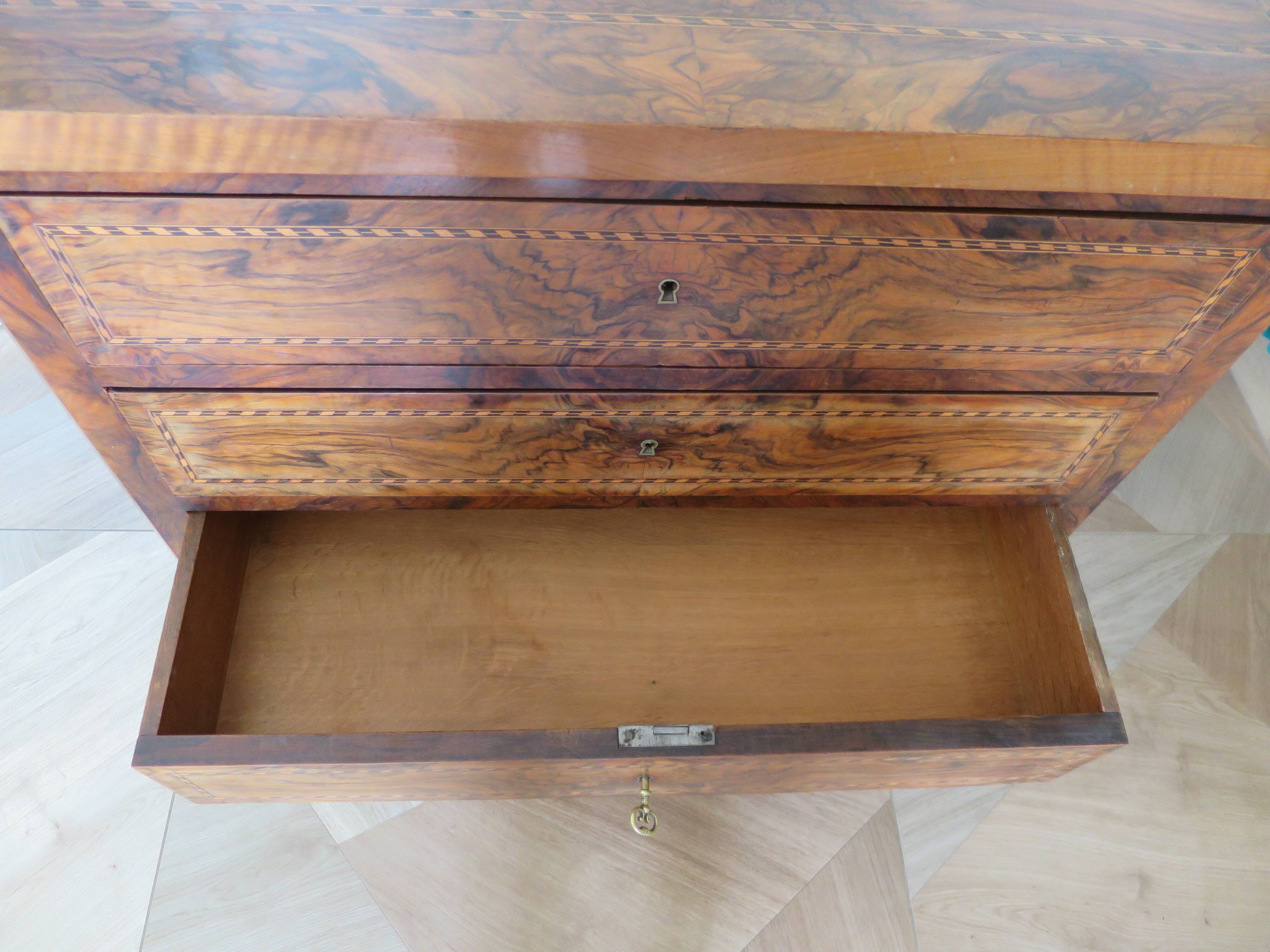 Antique oak burr chest of drawers - 4 drawers - marquetry inlay from the early 21st century