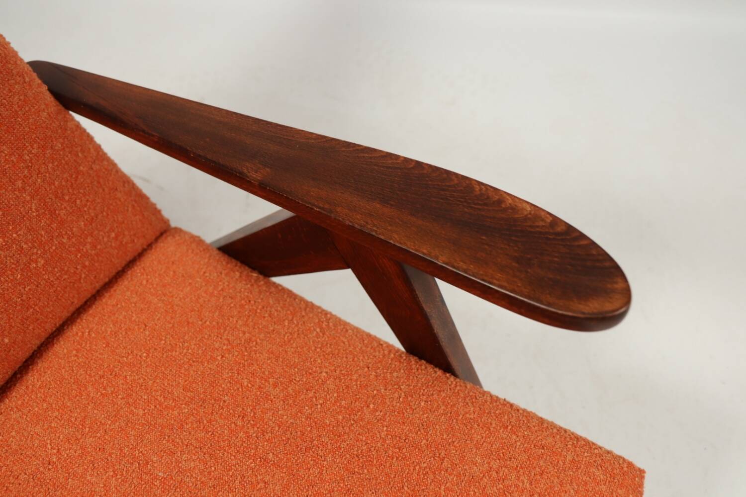 Fauteuil vintage orange bouclé scandinave design 1970