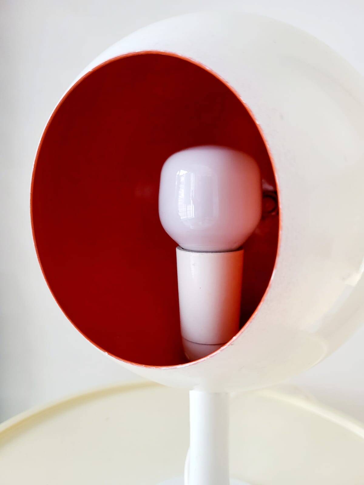 Lampe à table à globe oculaire de l'ère spatiale, Anvia, avec du métal, Jaren 1960