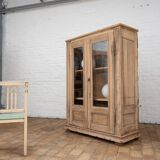 Two-door walnut showcase, 19th
