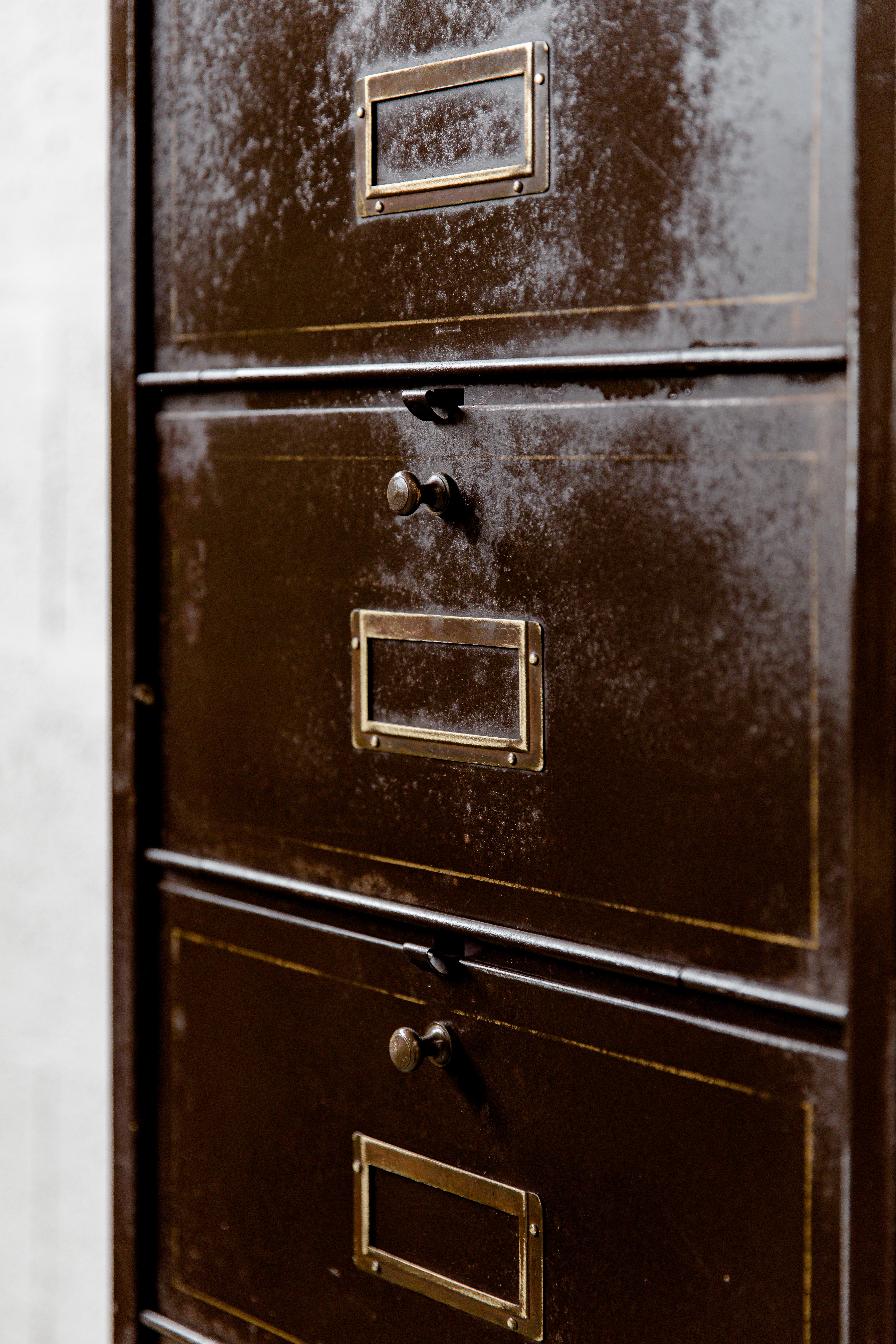 Industrial locker cabinet with valves "Statice"