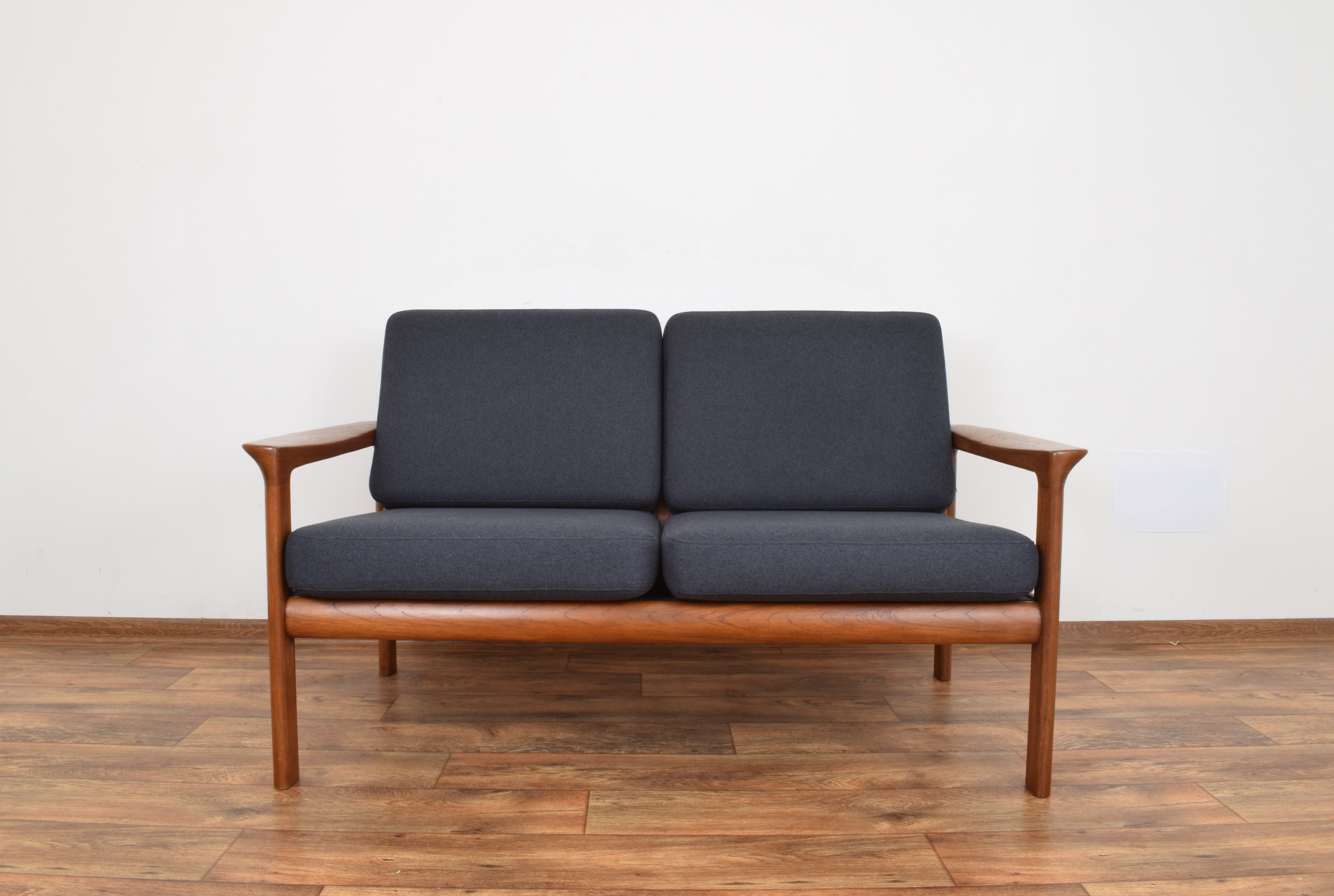 Mid-century danish sofa by Sven Ellekaer for Komfort, 1960