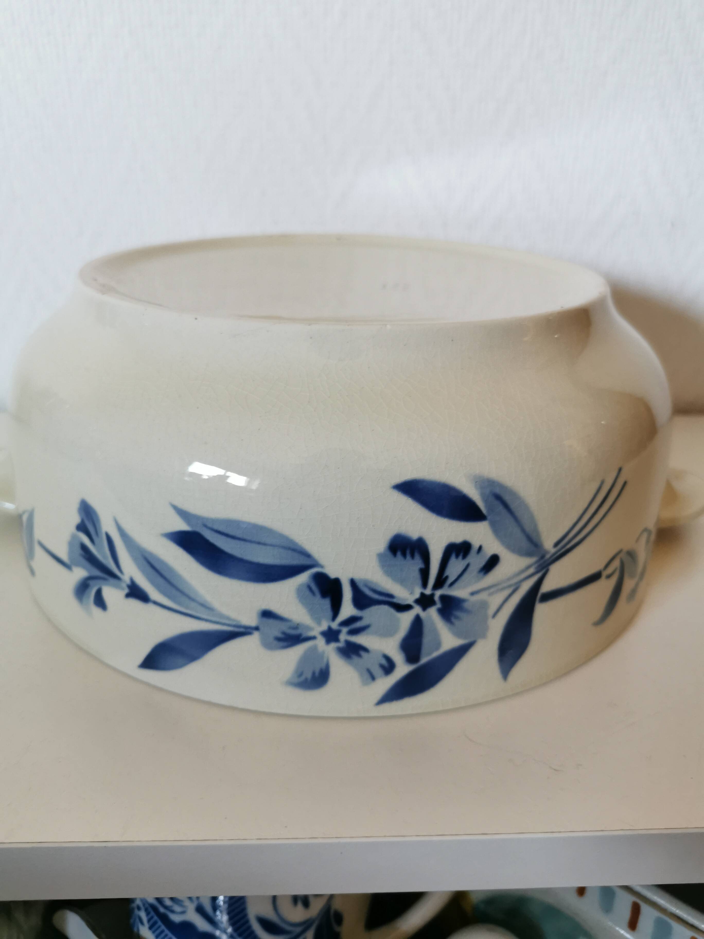 Creil and Montereau ceramic soup tureen with blue flower pattern
