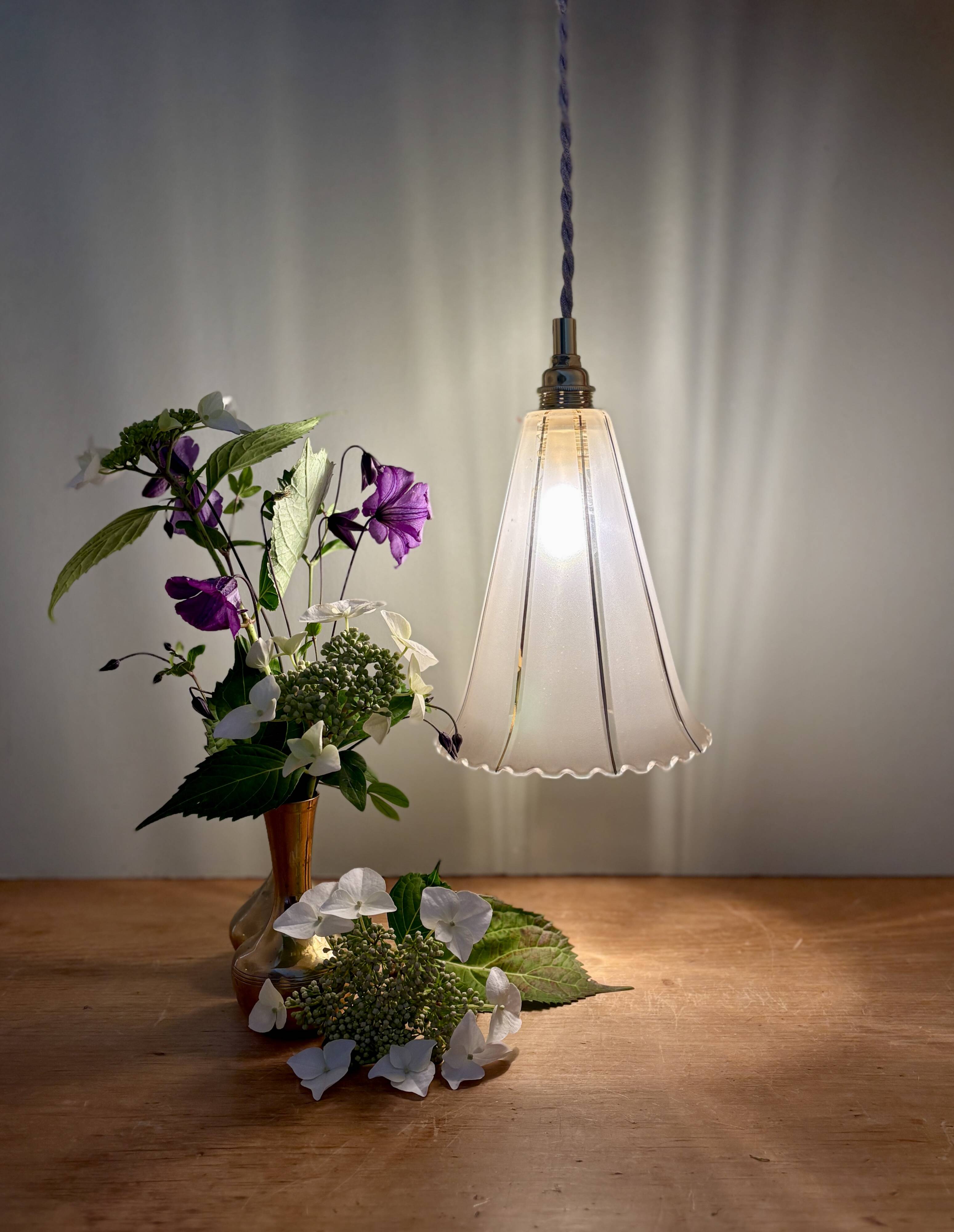 Vintage tulip pendant light in white and gold frosted glass