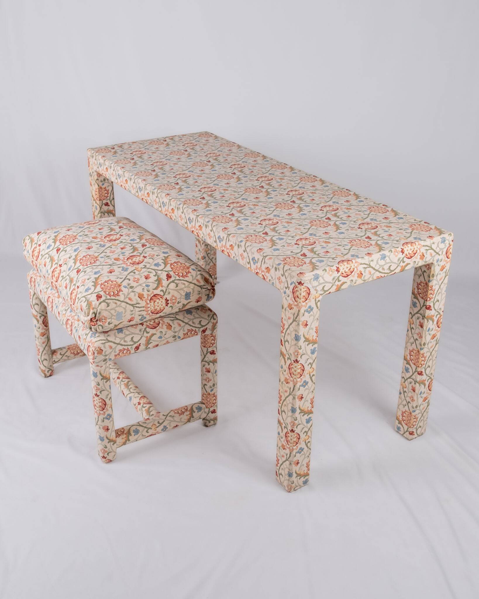 Console or desk set with its upholstered stool, Parsons style, 1980s.