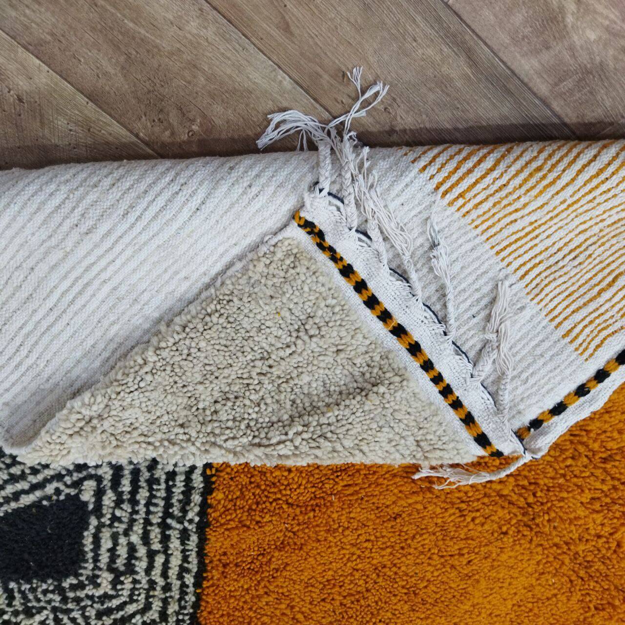 Handmade wool Berber rug 275 X 182 CM