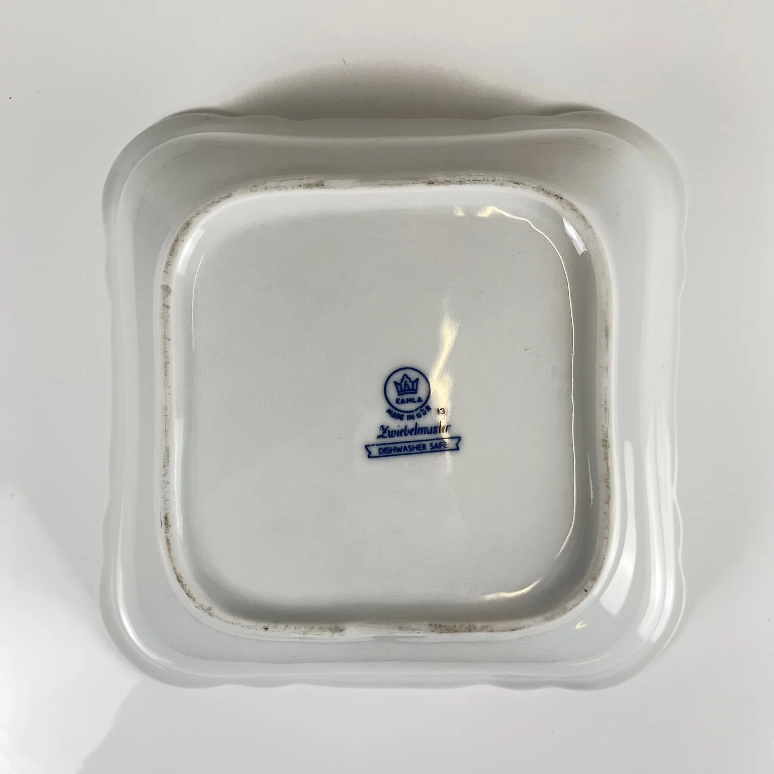 Pair of square dishes in Blue Onion porcelain Kahla – East Germany, 1960–1980