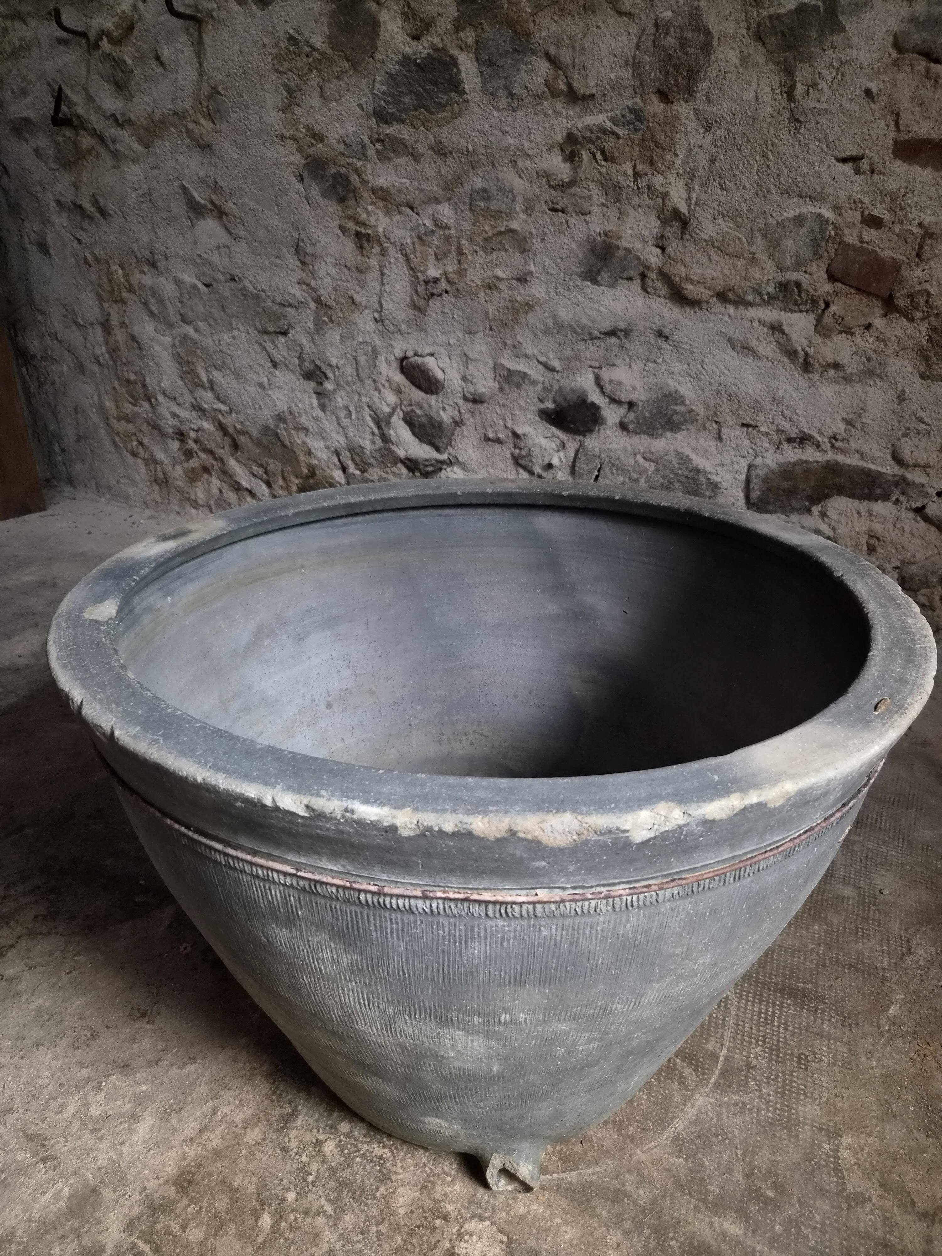 Antique terracotta planter – 19th-century laundry tub XXL