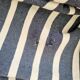 Plaid tissé main à rayures marine et crème - franges légères