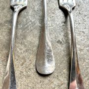 4 fourchettes en métal argenté