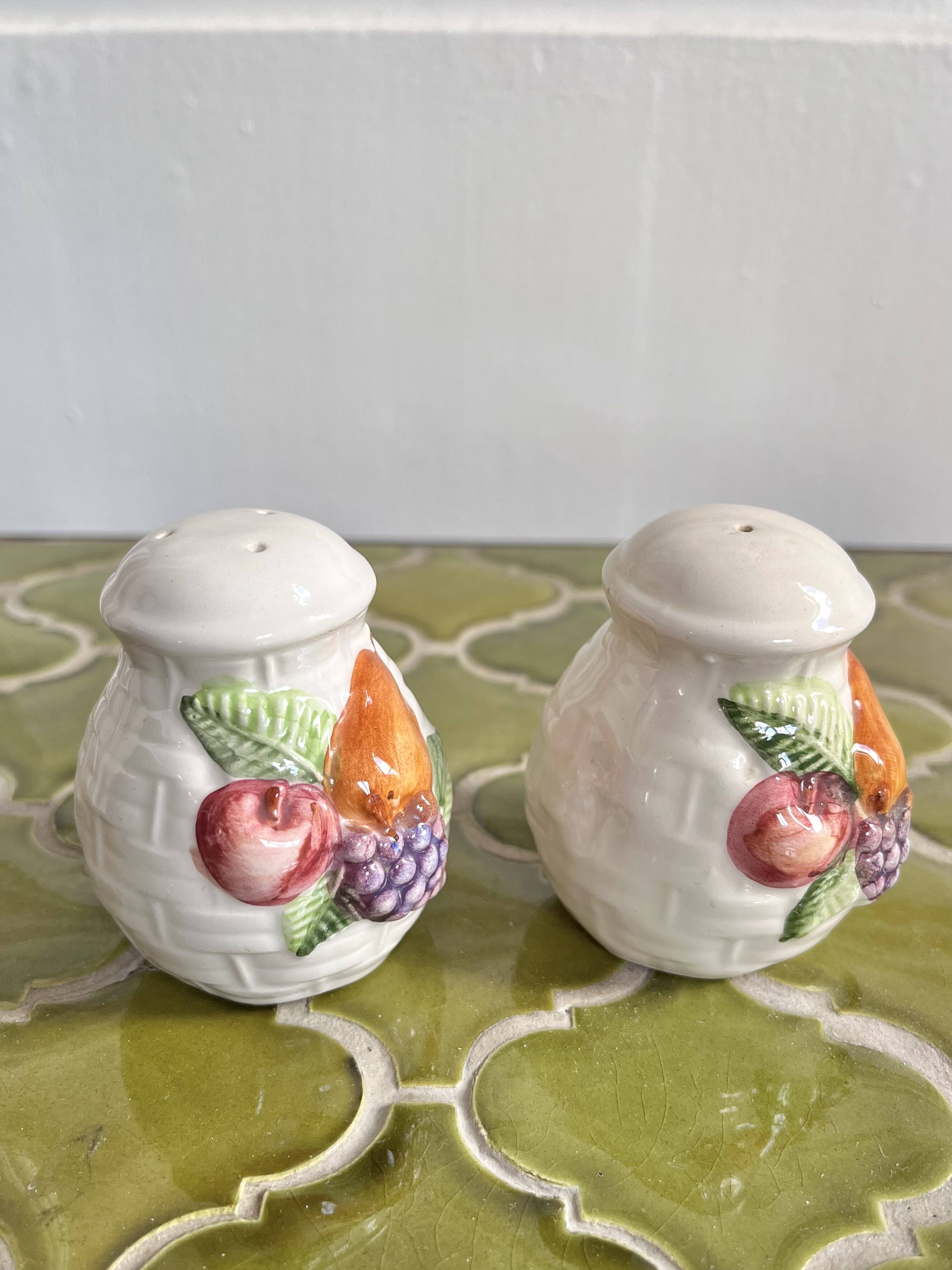 Salt and pepper shaker set