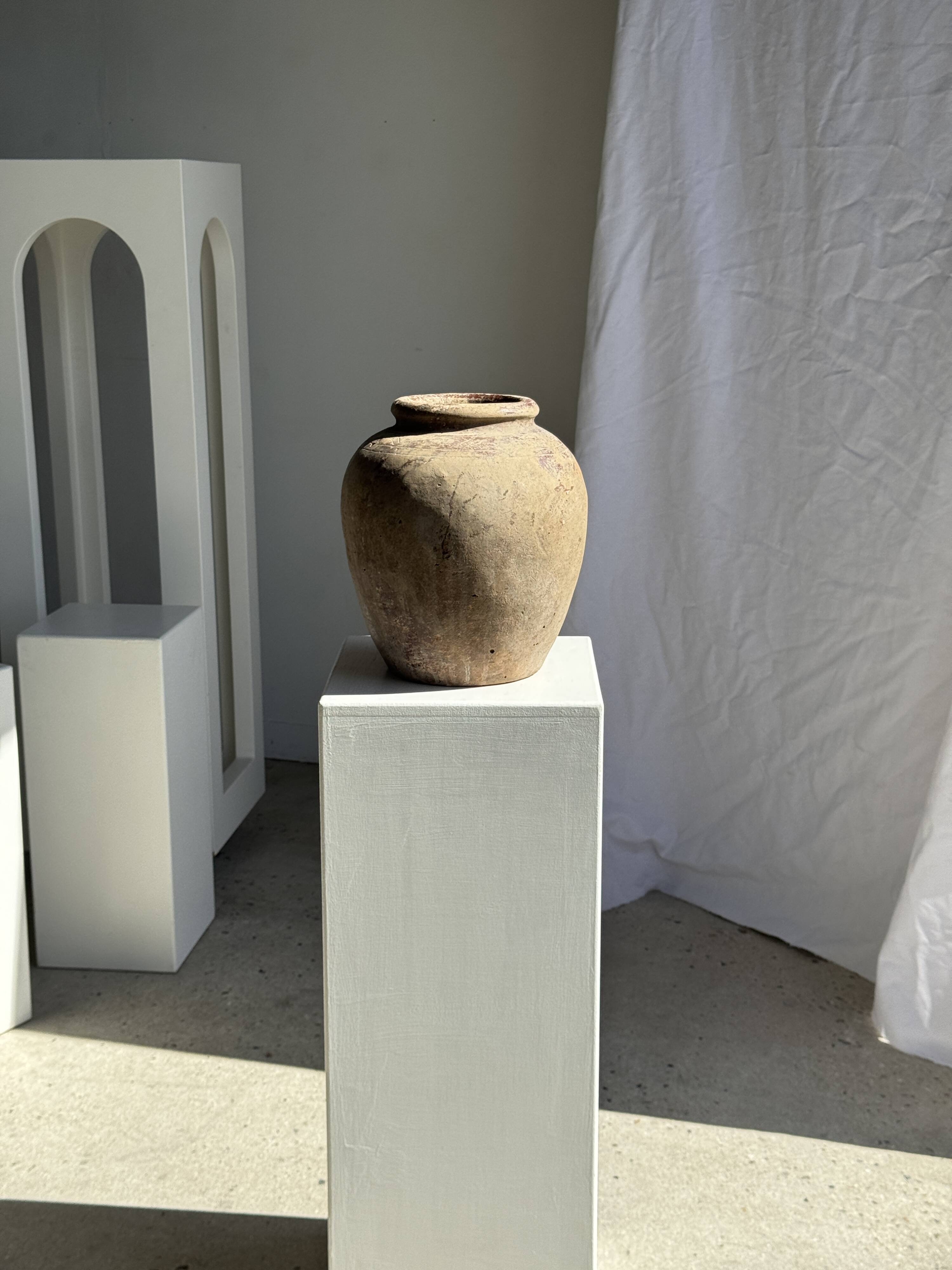 Borneo vase in brown terracotta (1) H35 D23