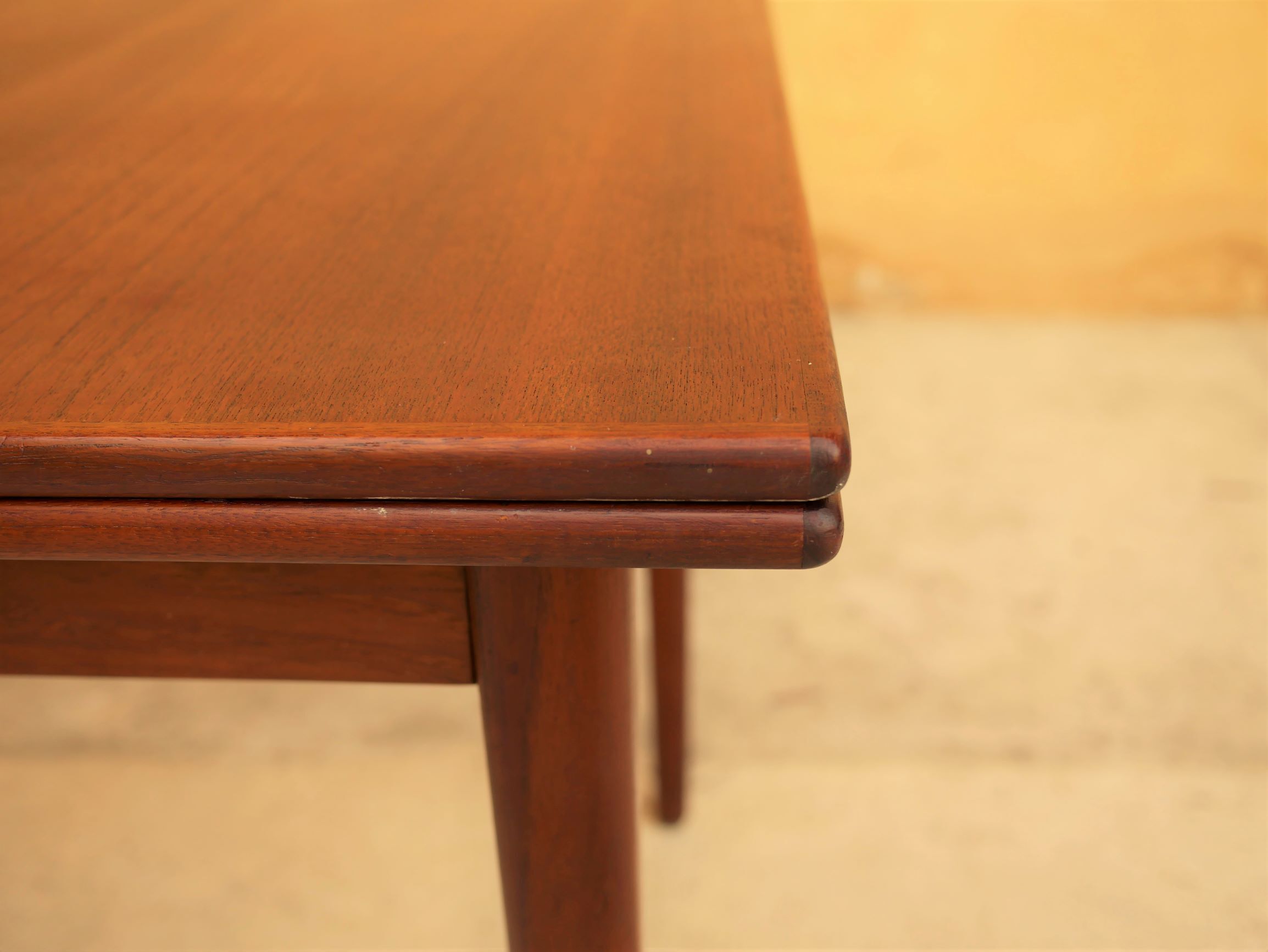 Scandinavian teak expandable dining table by Farstrup Mobelfabrik editions