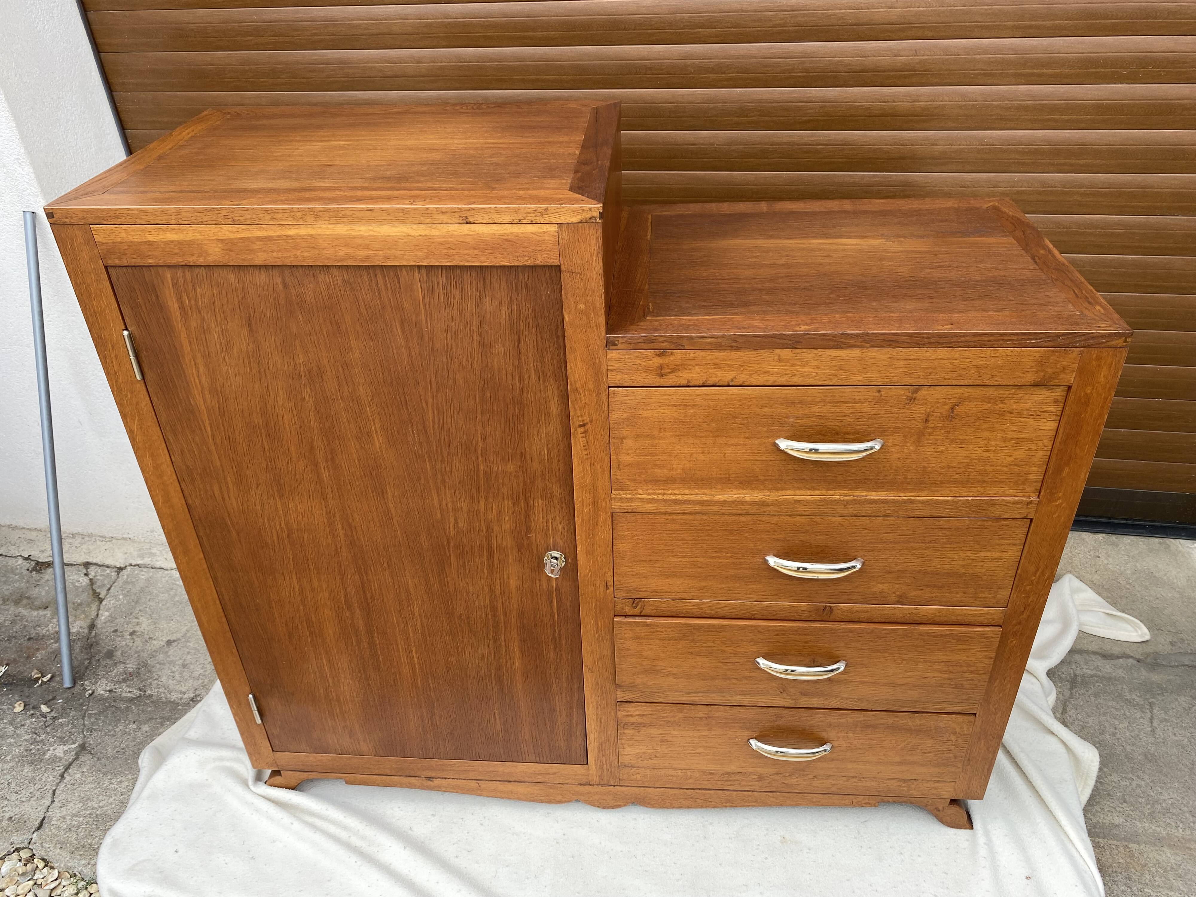 Petite armoire-commode asymétrique vintage