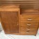 Petite armoire-commode asymétrique vintage