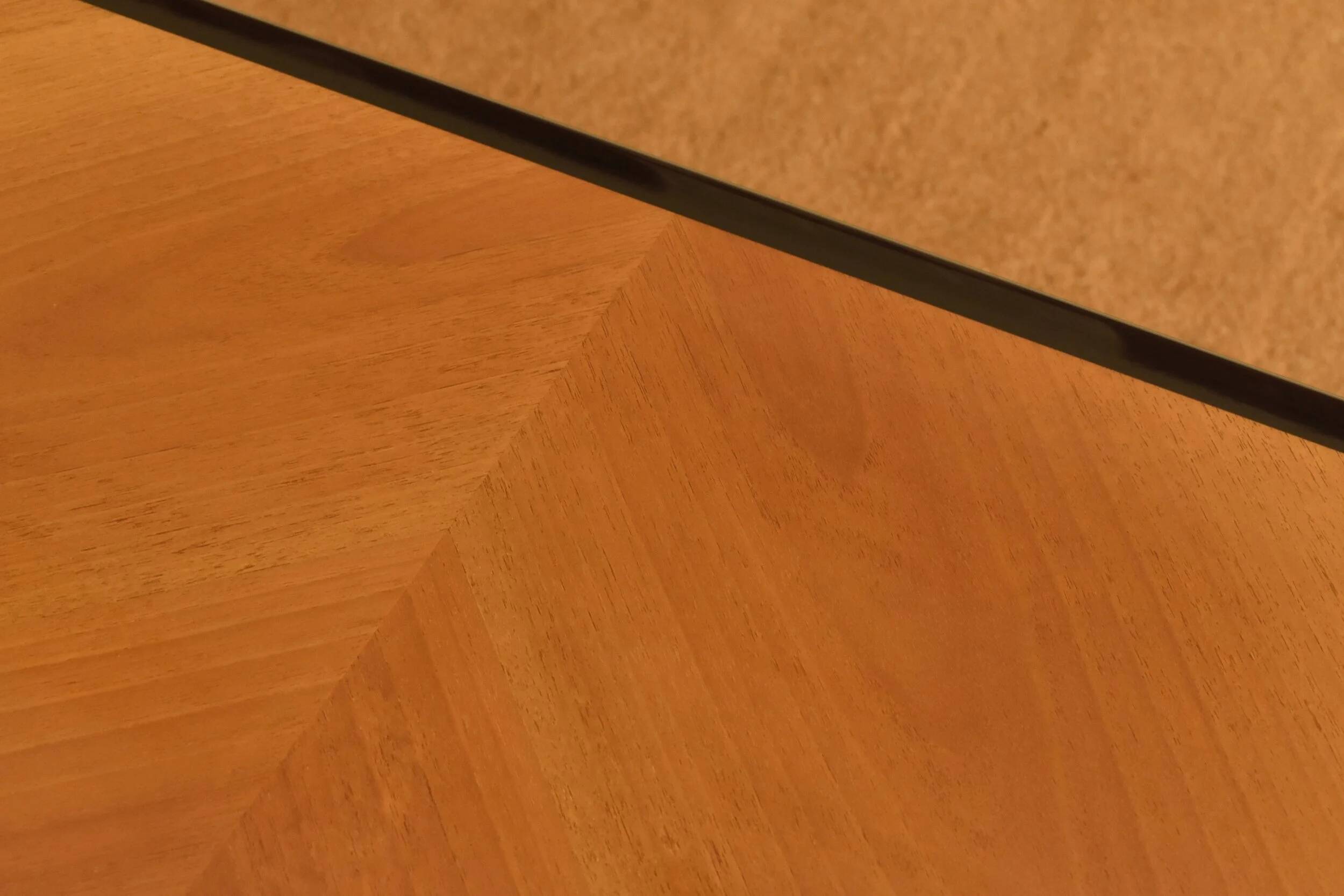 Simon Gavina dining table