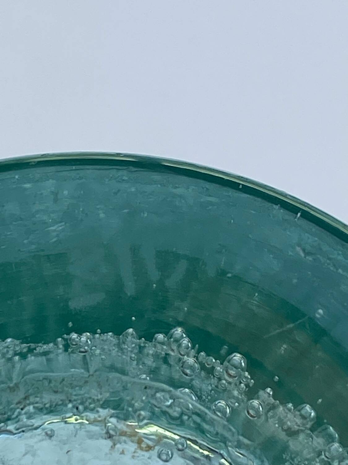 Vase signé de la verrerie de Biot couleur Vert d’Eau