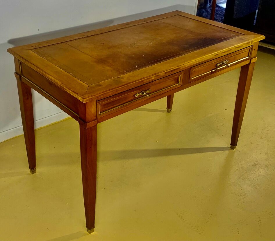 Bureau de style Louis XVI